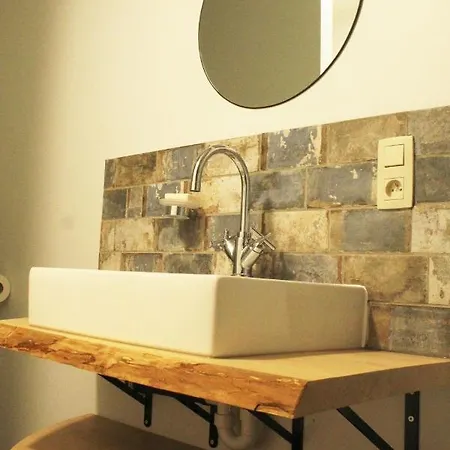 Domaine De La Couderquie Oda ve Kahvaltı Lautrec